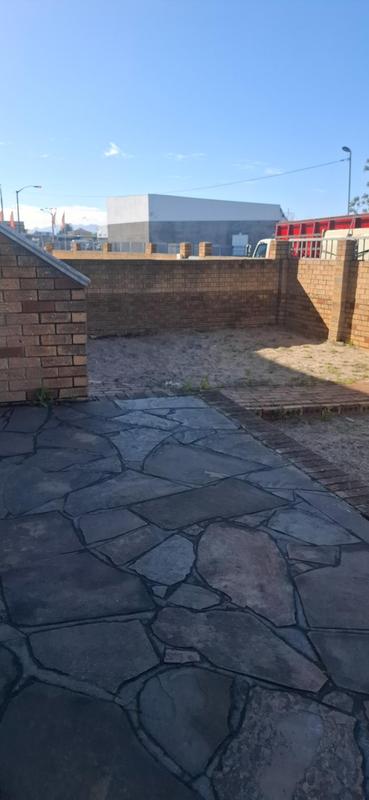 4 Bedroom Property for Sale in Cravenby Western Cape